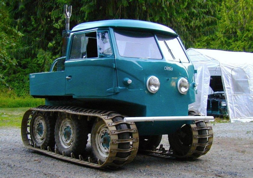 Гусеничный снегоболотоход НГТУ 2401