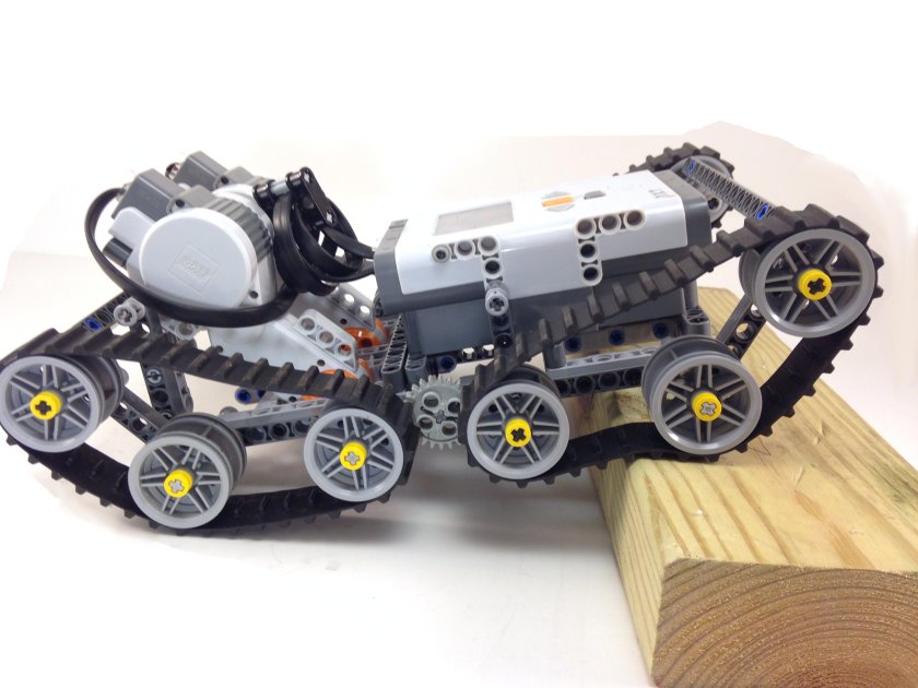 Робот танк лего ev3