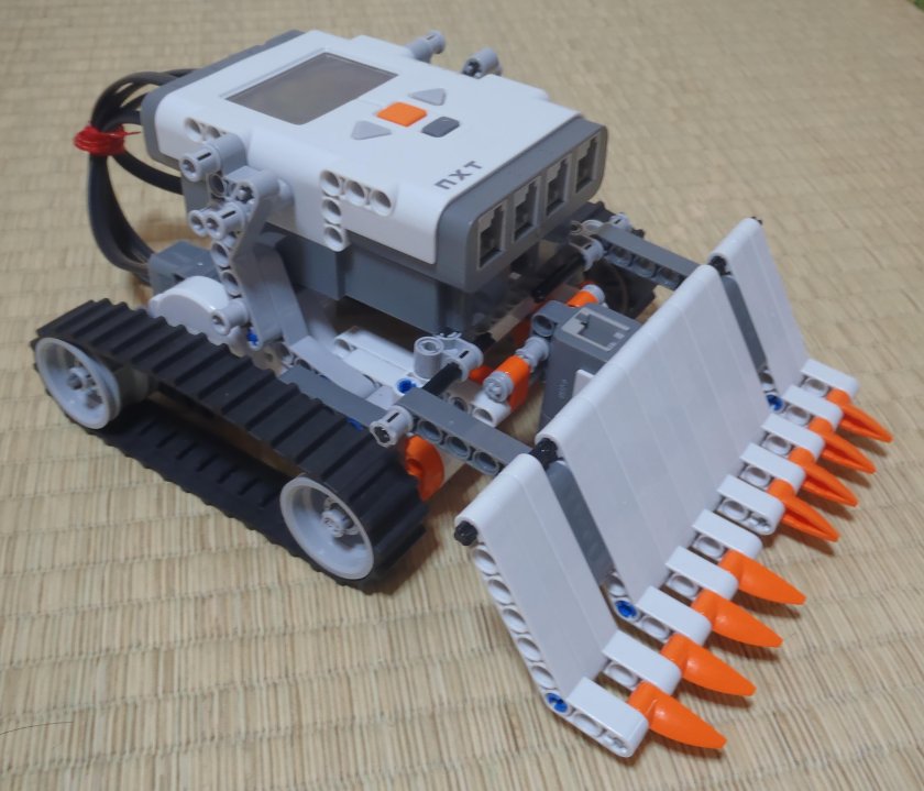 LEGO Mindstorms Sumo bot