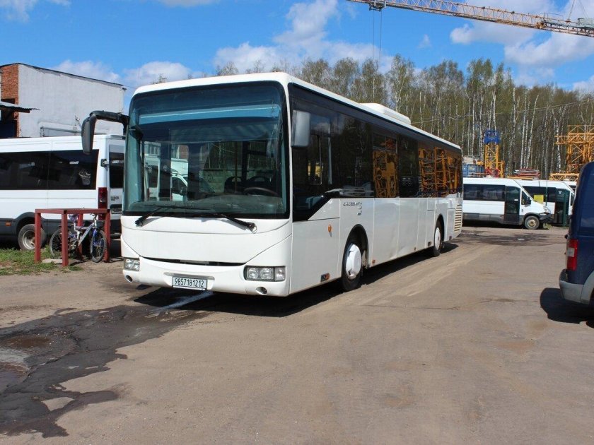 Автобус mercedes benz