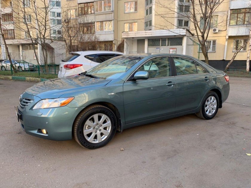 Тойота Камри 40 зеленая