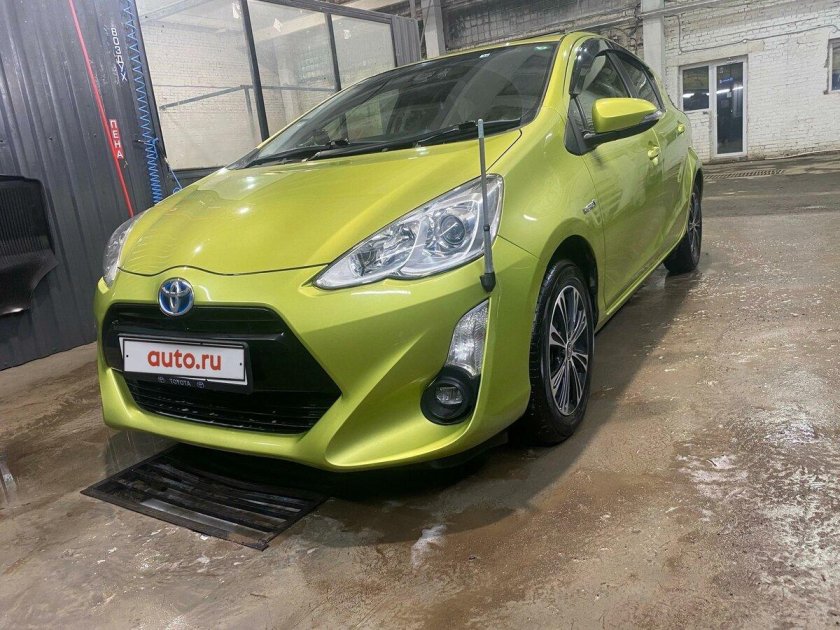 Тойота аква гибрид