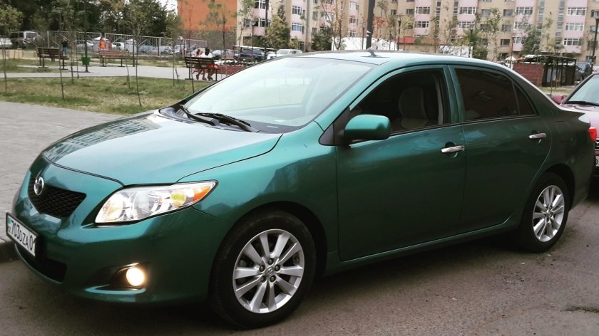 Тойота Королла 2003 зеленая