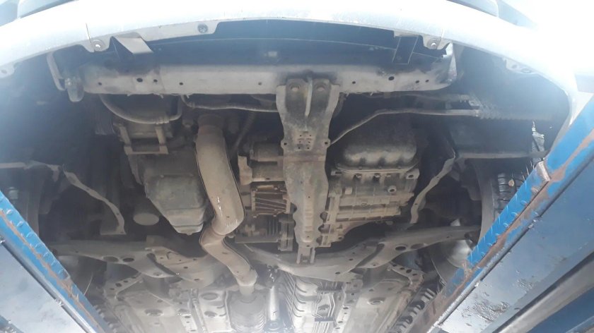 Mitsubishi Outlander днище