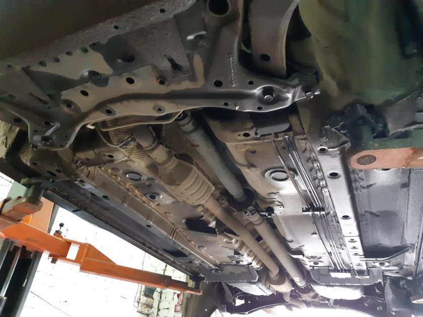 Днище снизу Mitsubishi Outlander 3