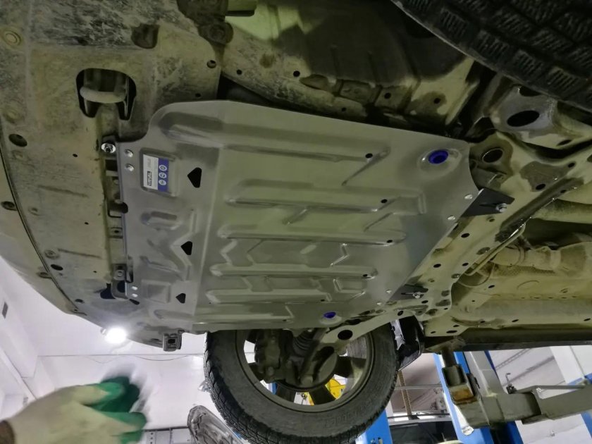 Днище Mitsubishi Outlander 3