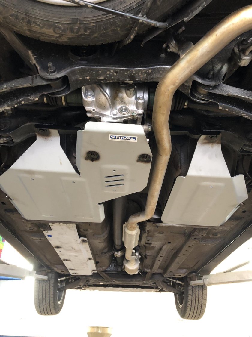 Днище снизу Mitsubishi Outlander 3