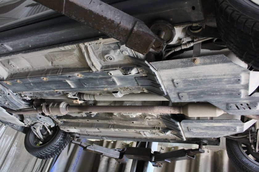 Днище снизу Mitsubishi Outlander 3