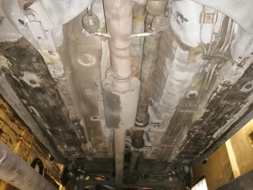 Mitsubishi Outlander днище