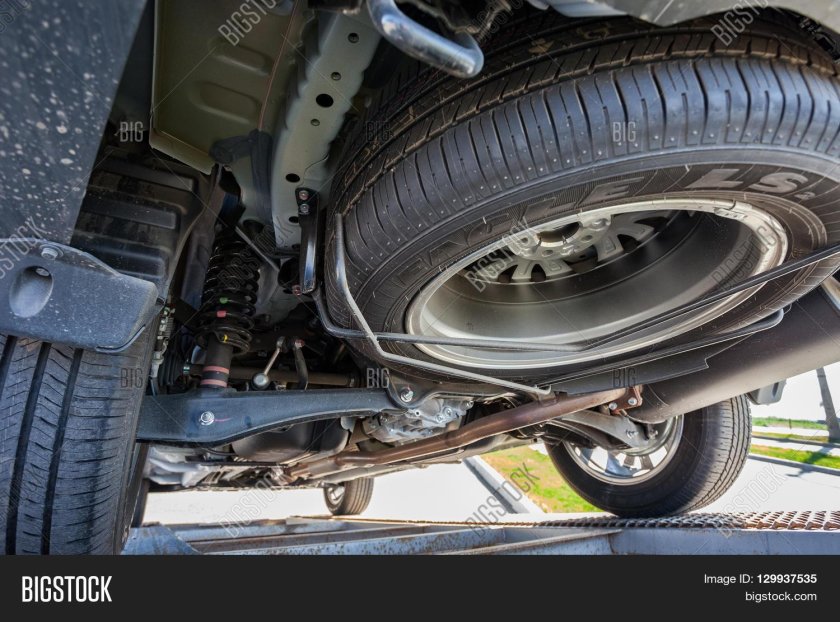 Мицубиси Аутлендер снизу