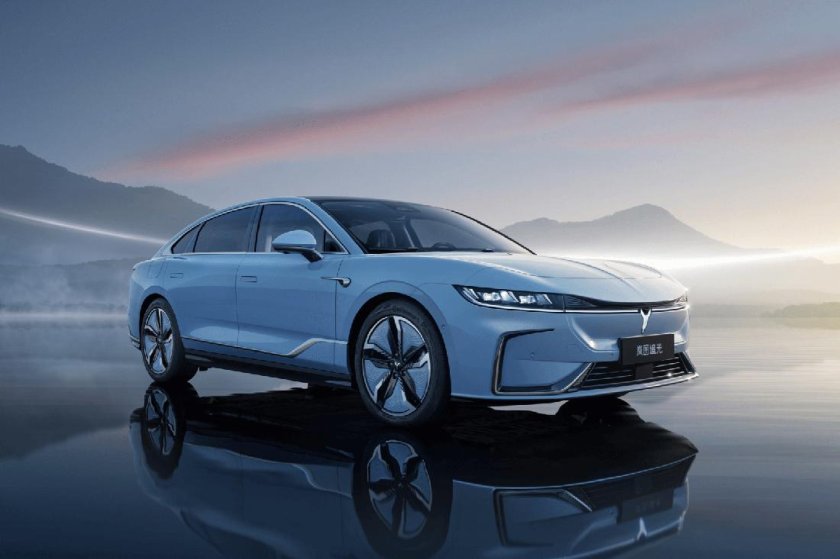 Voyah седан 2023