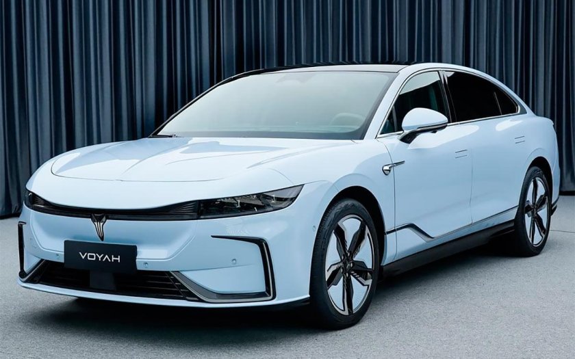 Voyah седан 2023