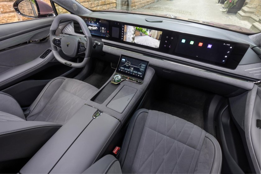 Voyah седан 2023