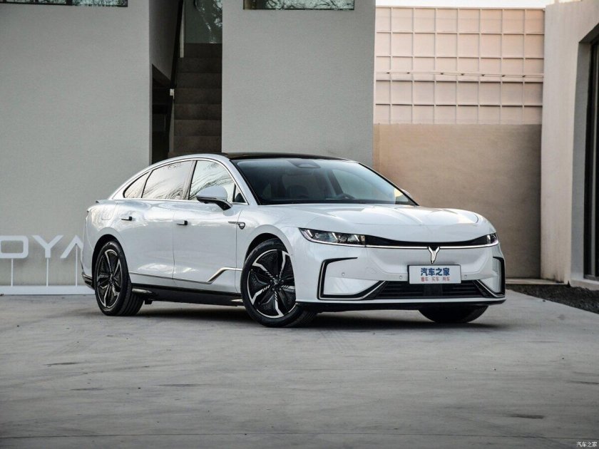 Voyah седан 2023