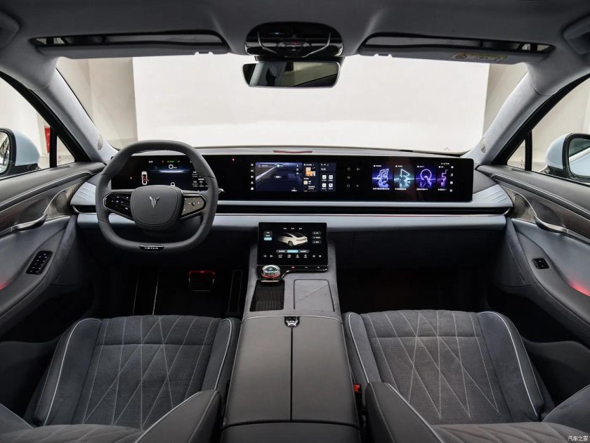 Voyah седан 2023