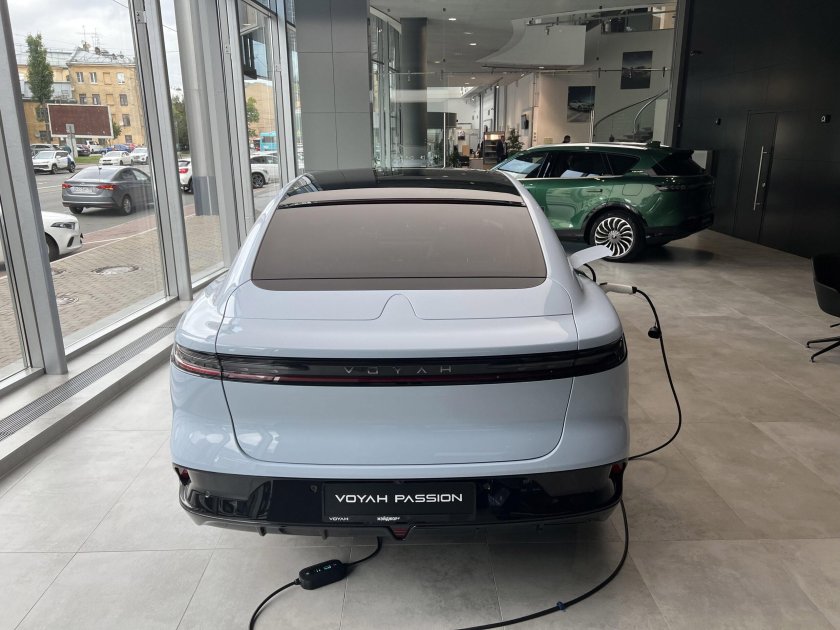 Порше тайкан