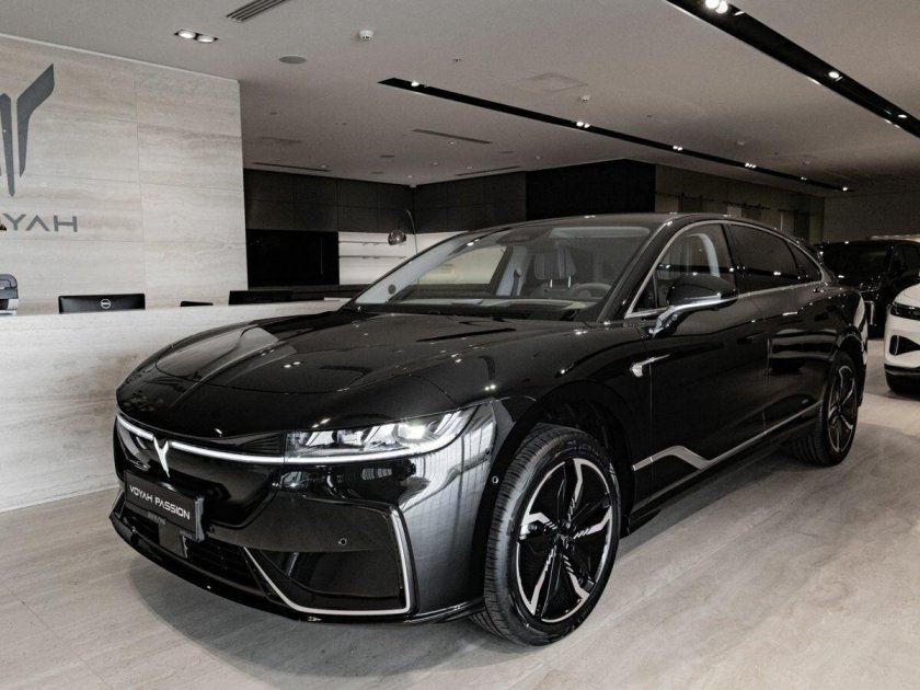 Voyah седан 2023