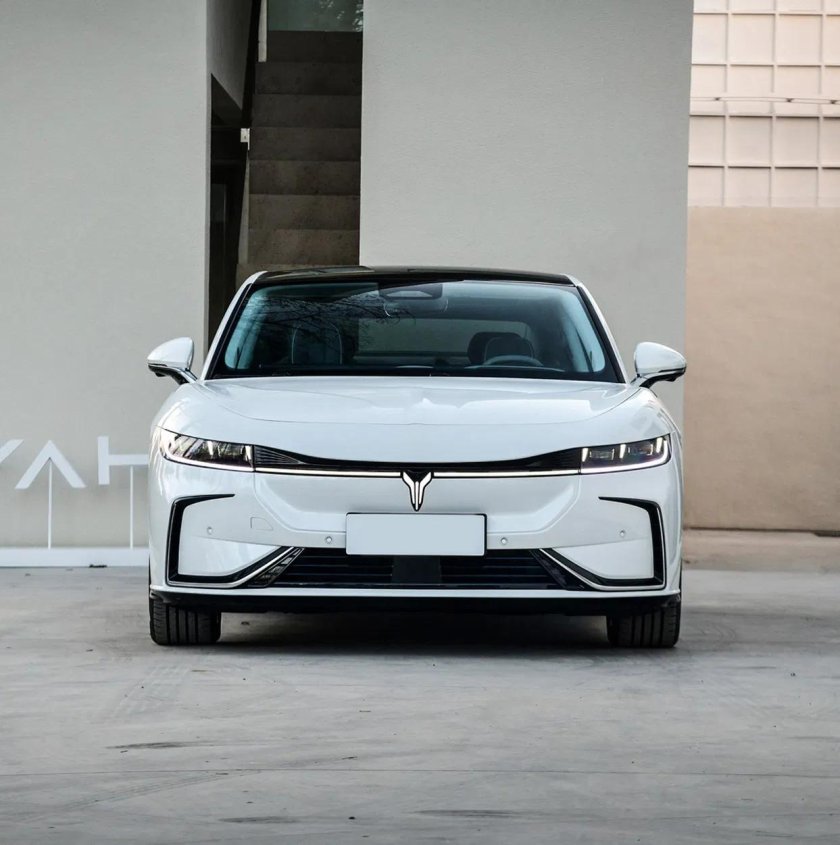 Voyah седан 2023