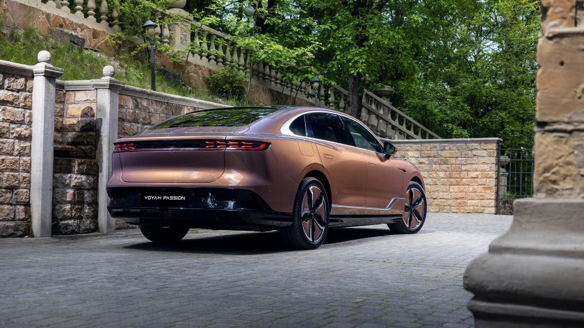 Voyah седан 2023