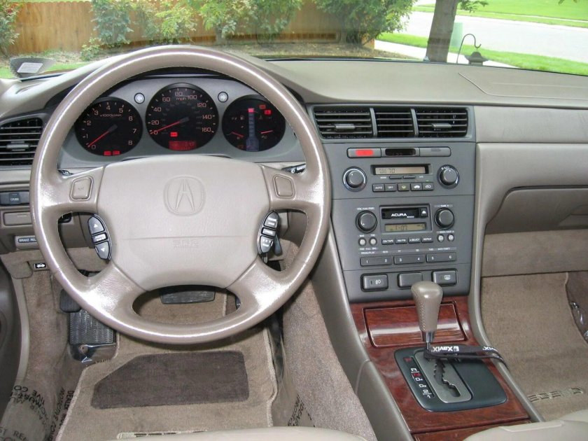 Honda Legend 2000 салон