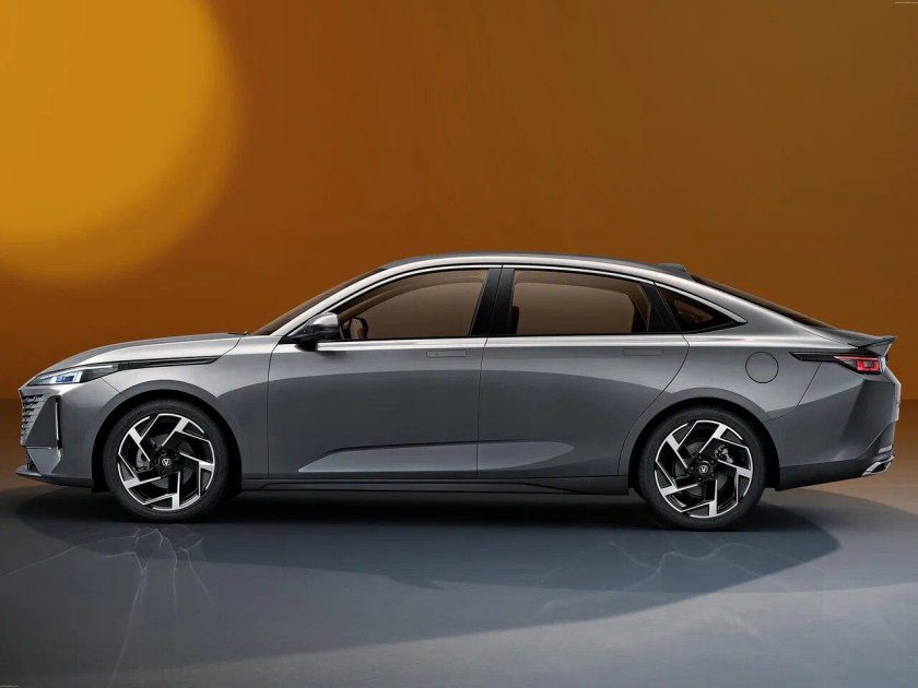 Changan седан 2023