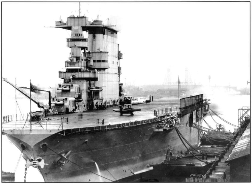 Авианосец Лексингтон