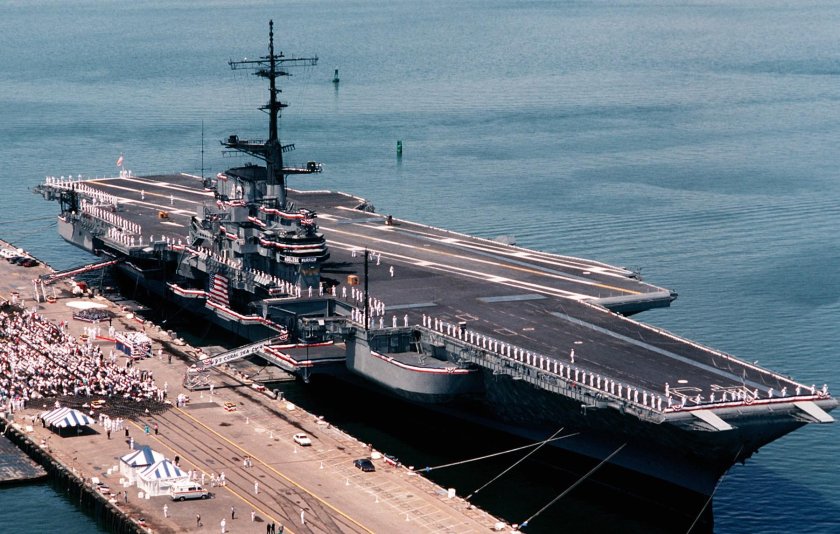 Авианосец Лексингтон