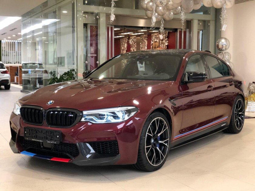 BMW m5 g30 Red