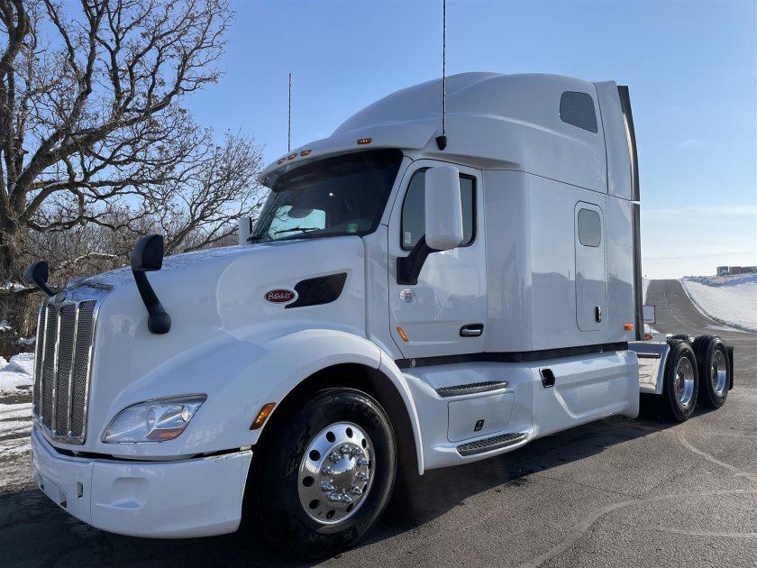 Грузовик peterbilt