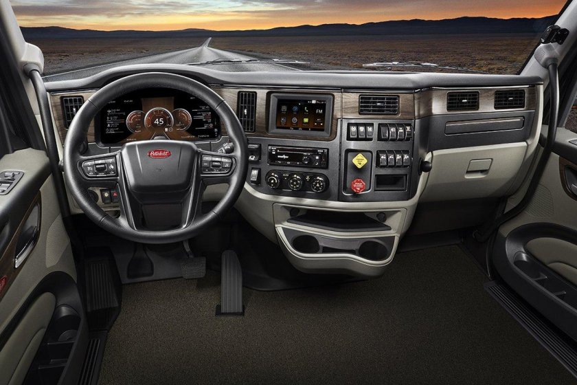 Петербилт 579 2022