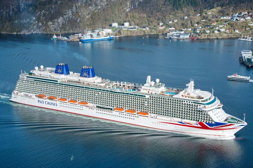 Круизный лайнер Britannia