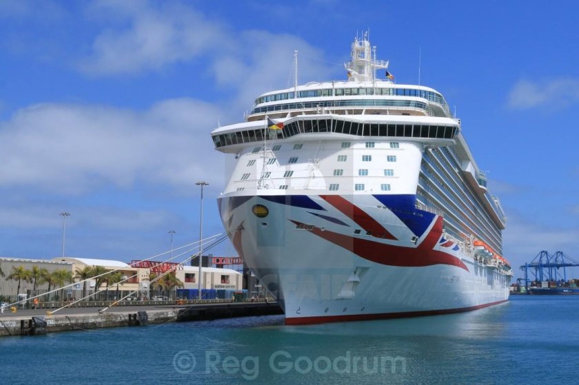 Круизный лайнер Britannia