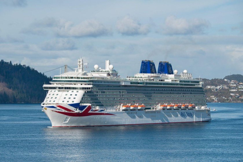 Круизный лайнер британия