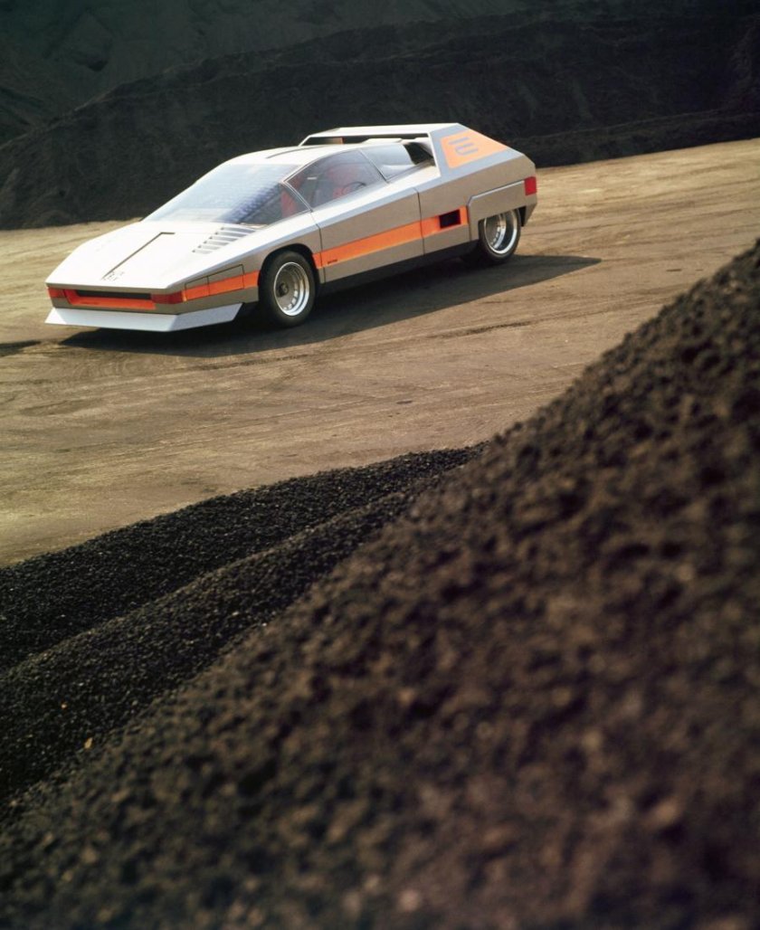 Alfa romeo 33 navajo bertone concept