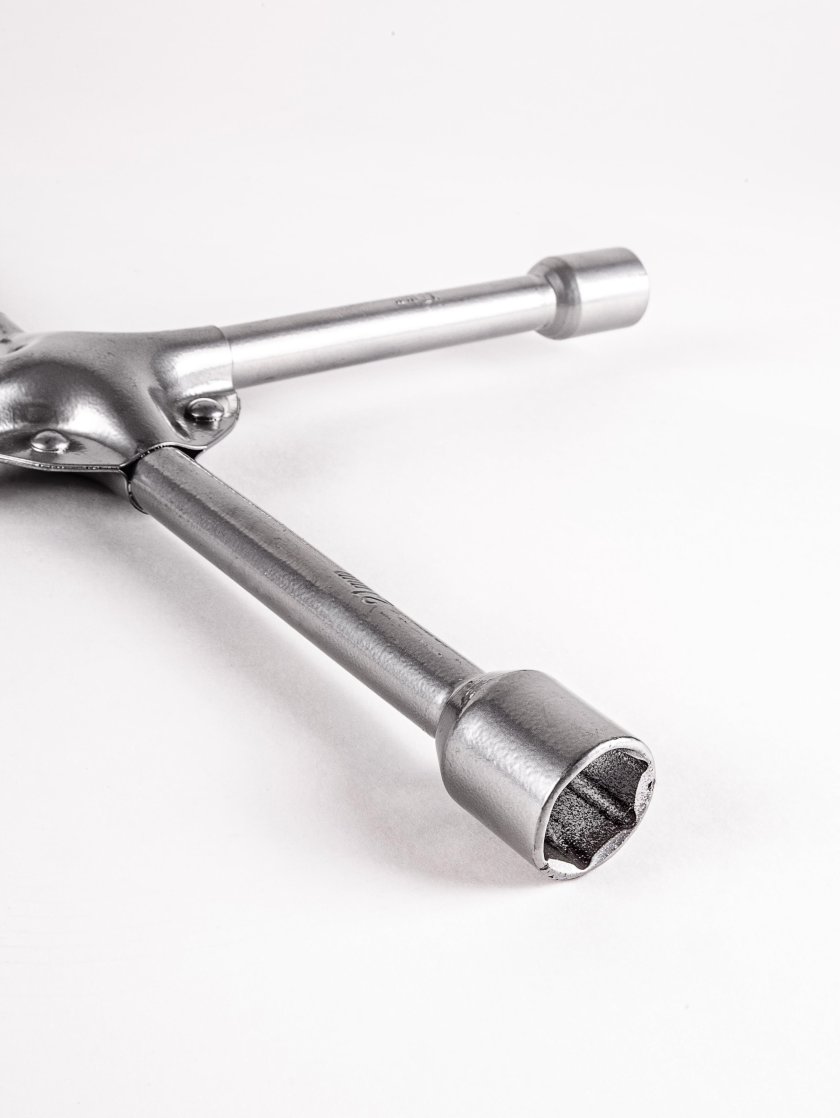 Ключ баллонный крестовой усиленный