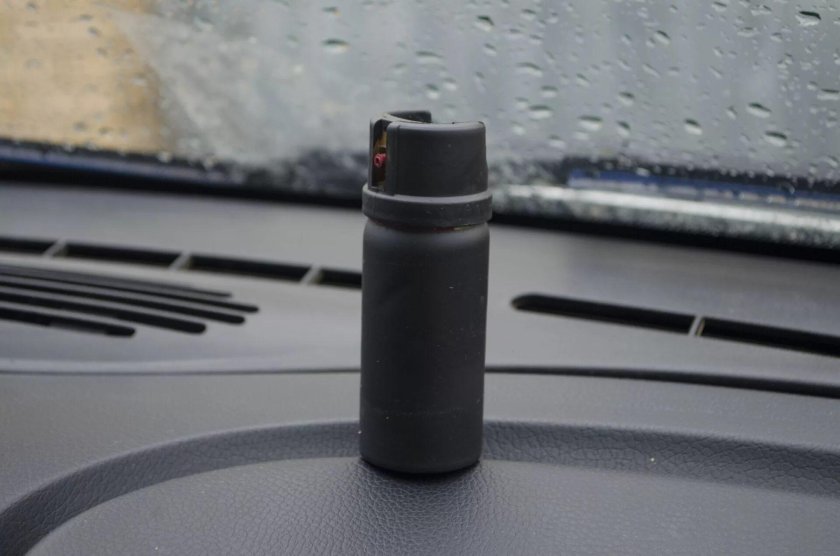 Держатель для газового баллончика в машину