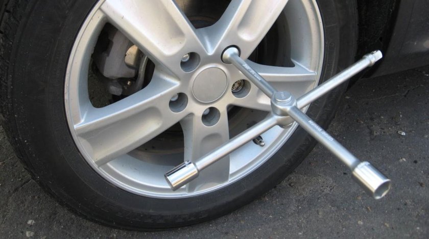 Ключ балонный 27