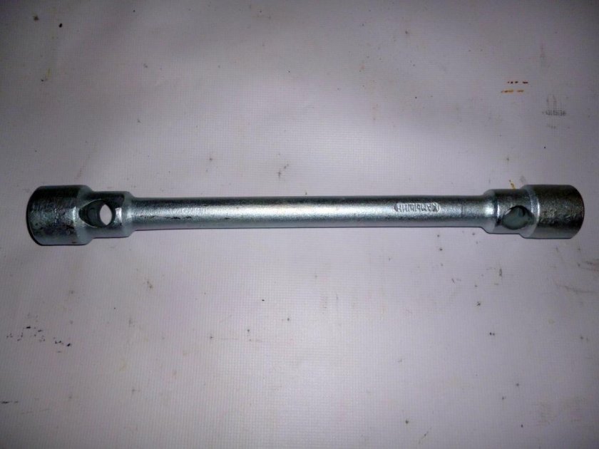 Ключ балонный 27х32