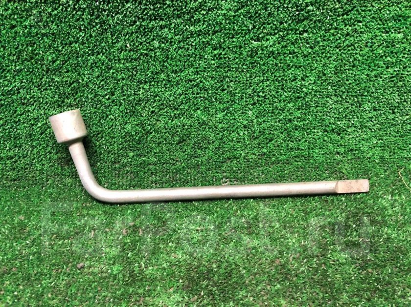 Ключ балонный Toyota 6g