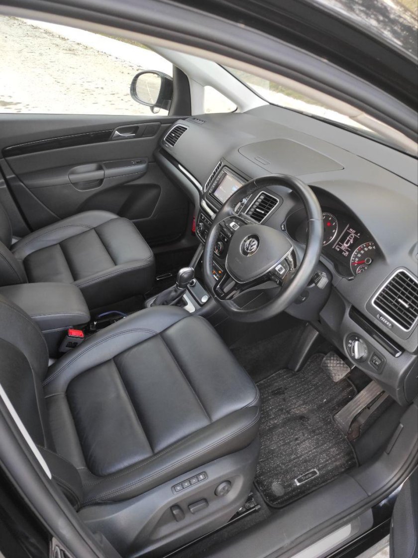 Volkswagen sharan 2010 года