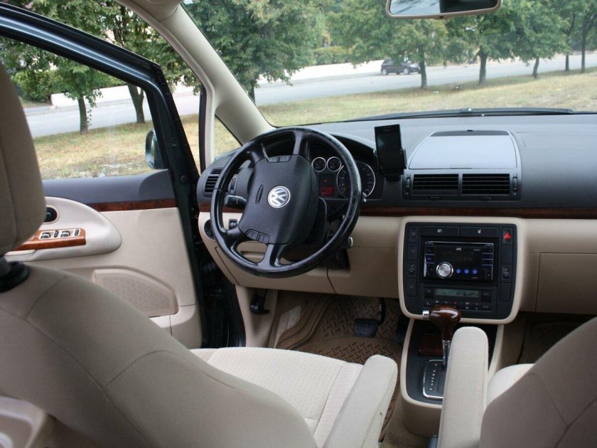 Volkswagen Sharan 2004 салон