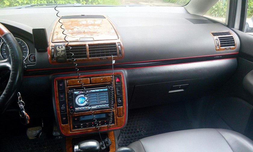 Шаран 1 салон