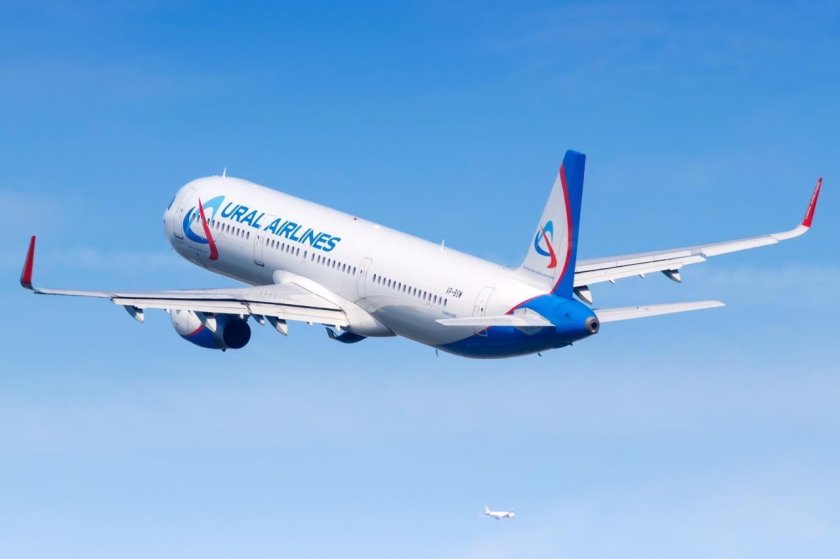 Самолёт Уральские авиалинии
