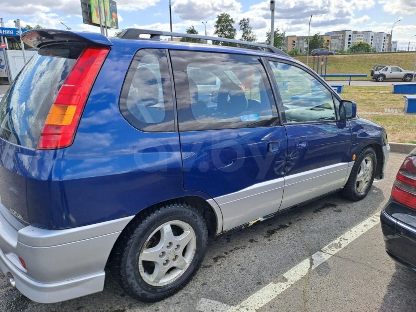 Mitsubishi Space Runner