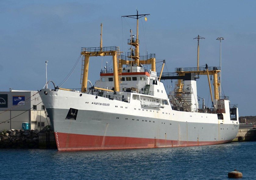 БМРТ Пулковский Меридиан проект 1288