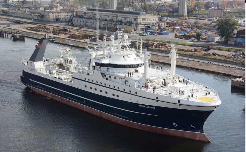 Капитан Вдовиченко траулер