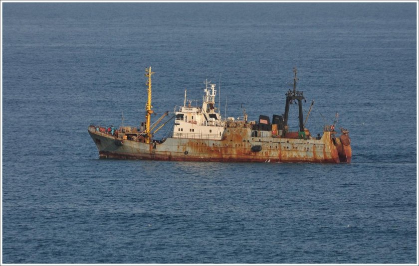 БМРТ большой морозильный рыболовный траулер