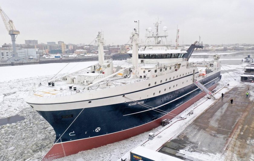 Рыболовный траулер "механик Маслак"