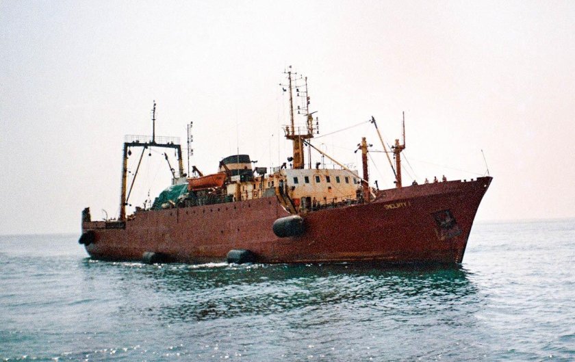 Рыболовецкий траулер БМРТ