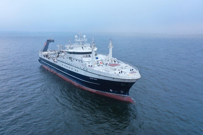 Капитан Вдовиченко траулер